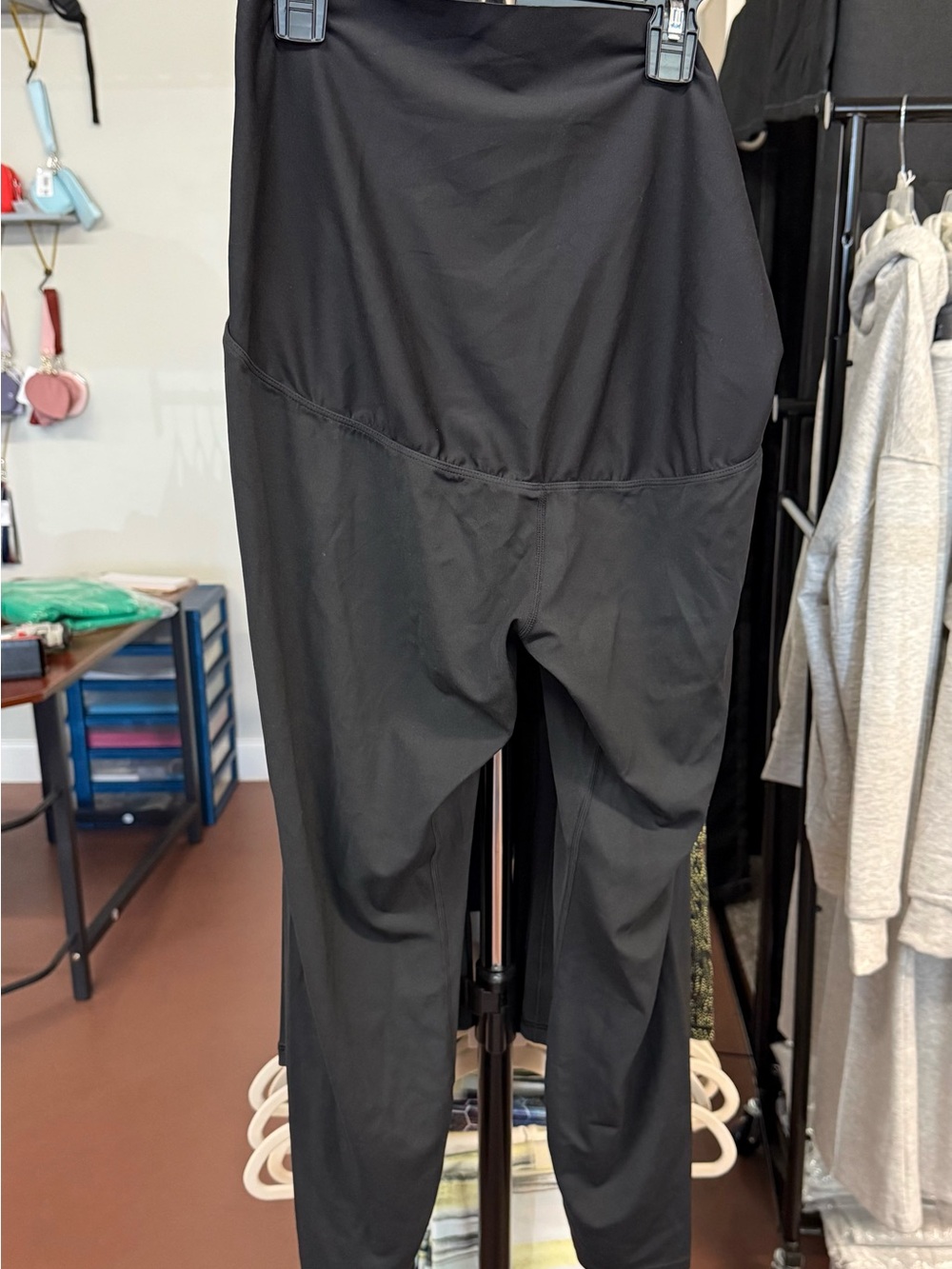 HALARA Maternity Black High-Waist Performance 7/8 Leggings